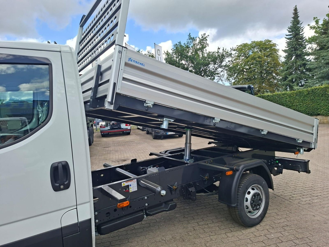 Iveco Daily 35S14A8Y Henschel 3-Seiten Kipper 100 k... - Малотоннажный бортовой грузовик: фото 3 Iveco Daily 35S14A8Y Henschel 3-Seiten Kipper 100 k... - Малотоннажный бортовой грузовик: фото 3