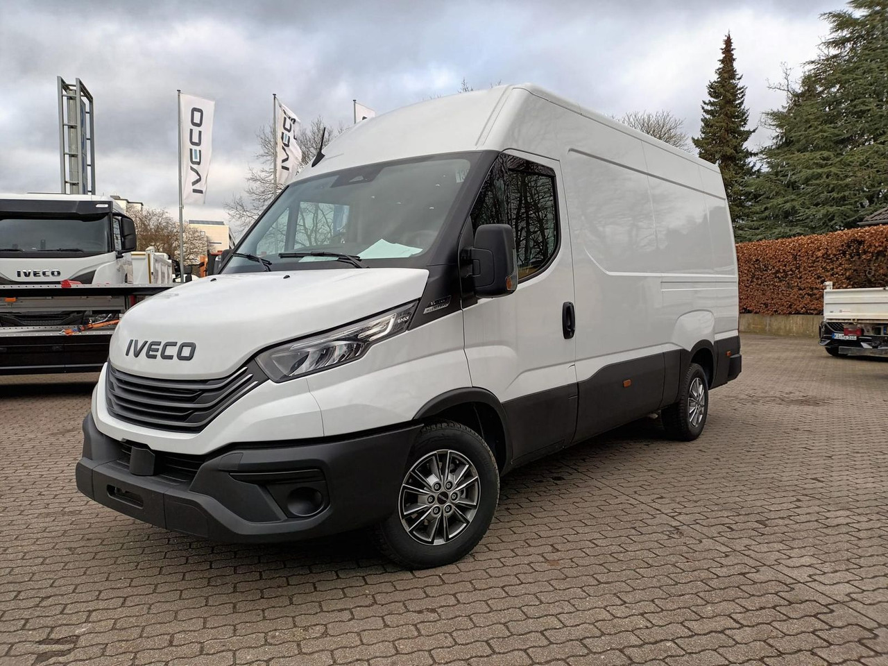 Iveco Daily 35S16A8 V 3520L AHK, ACC - Цельнометаллический фургон: фото 1 Iveco Daily 35S16A8 V 3520L AHK, ACC - Цельнометаллический фургон: фото 1