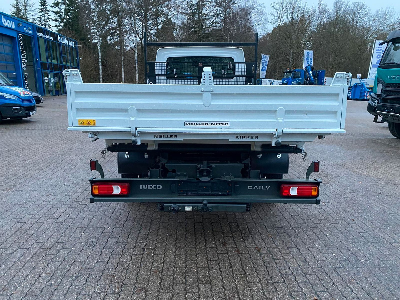 Iveco Daily 70C18H Meiler Dreiseitenkipper*AHK*RADI... - Малотоннажный самосвал: фото 4 Iveco Daily 70C18H Meiler Dreiseitenkipper*AHK*RADI... - Малотоннажный самосвал: фото 4