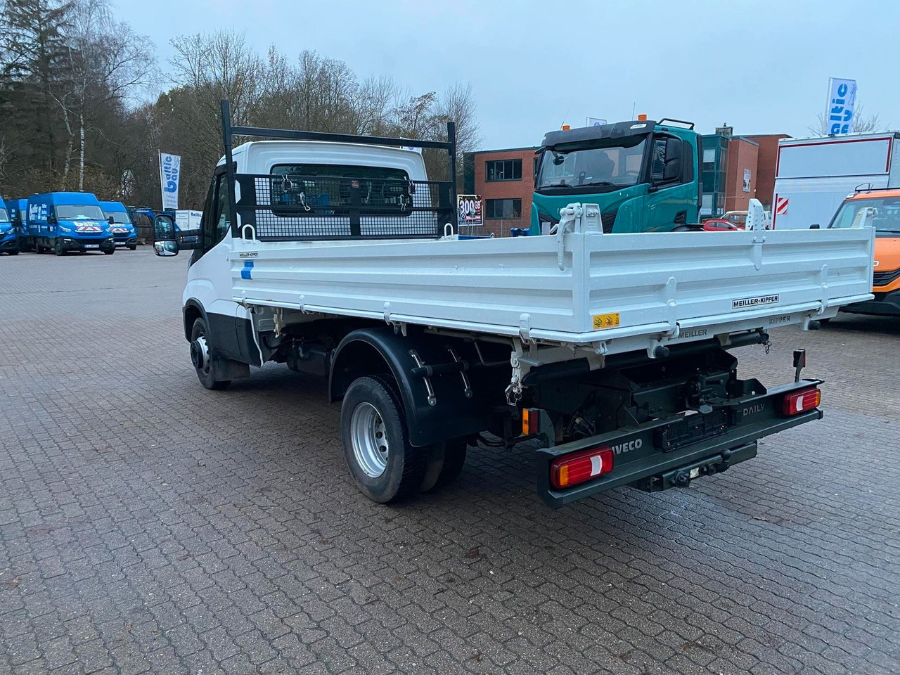 Iveco Daily 70C18H Meiler Dreiseitenkipper*AHK*RADI... - Малотоннажный самосвал: фото 3 Iveco Daily 70C18H Meiler Dreiseitenkipper*AHK*RADI... - Малотоннажный самосвал: фото 3