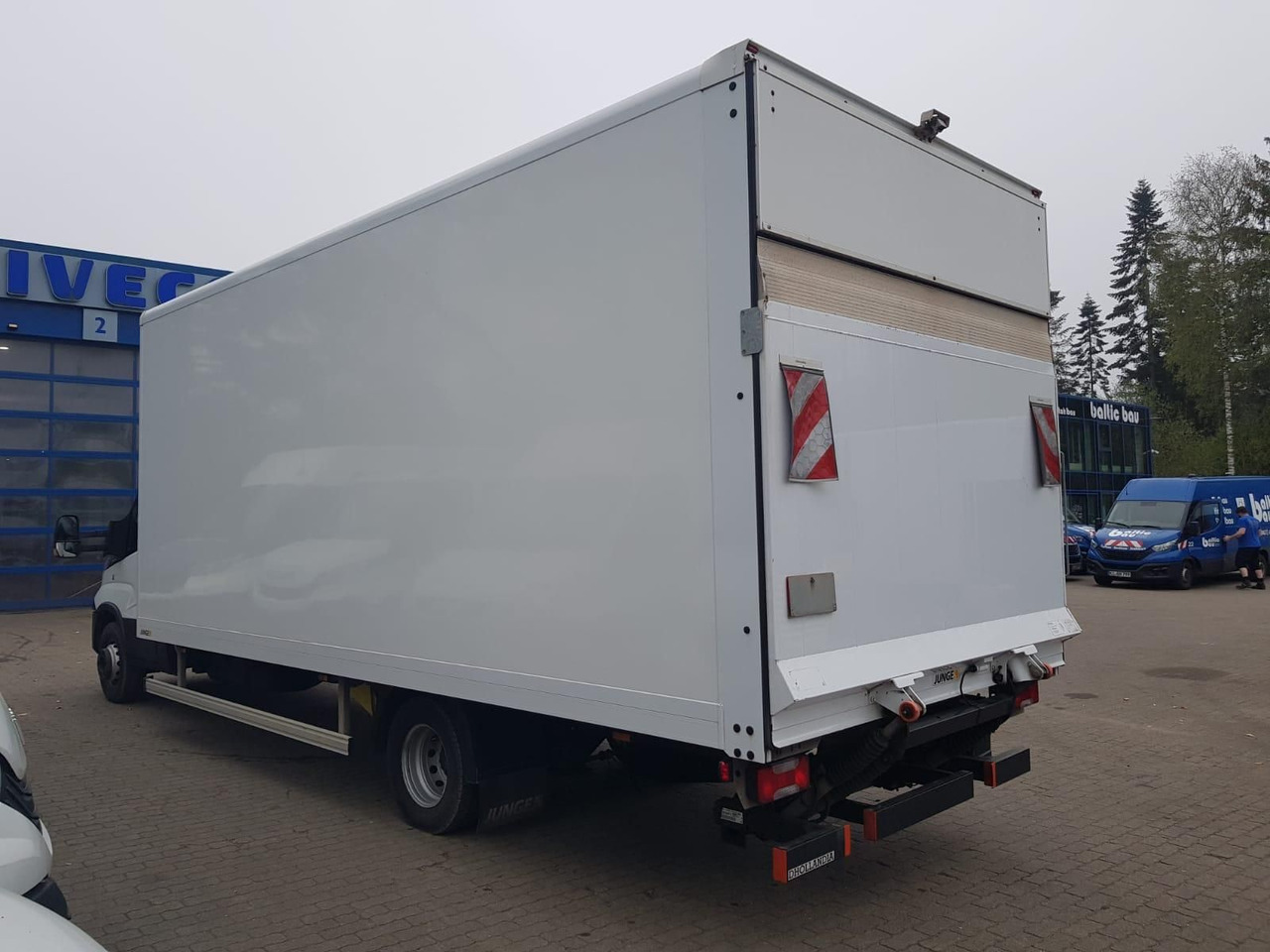 Iveco Daily 70C18HA8/P Koffer, Luftfederung, Kamera - Фургон с закрытым кузовом: фото 4 Iveco Daily 70C18HA8/P Koffer, Luftfederung, Kamera - Фургон с закрытым кузовом: фото 4