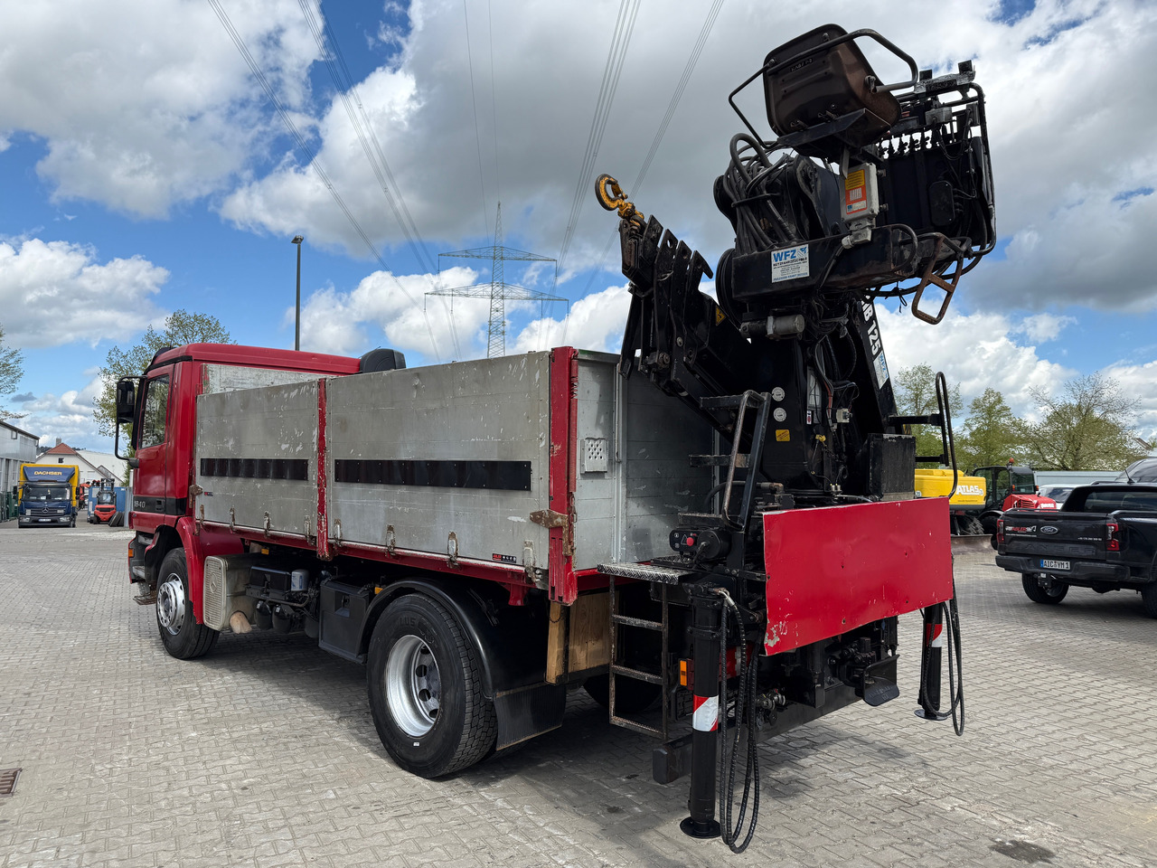 Mercedes-Benz 1840 Actros 2-Seiten-Kipper mit Kran Hiab 125-3 mit Funk - Грузовик бортовой/ Платформа, Автоманипулятор: фото 5 Mercedes-Benz 1840 Actros 2-Seiten-Kipper mit Kran Hiab 125-3 mit Funk - Грузовик бортовой/ Платформа, Автоманипулятор: фото 5