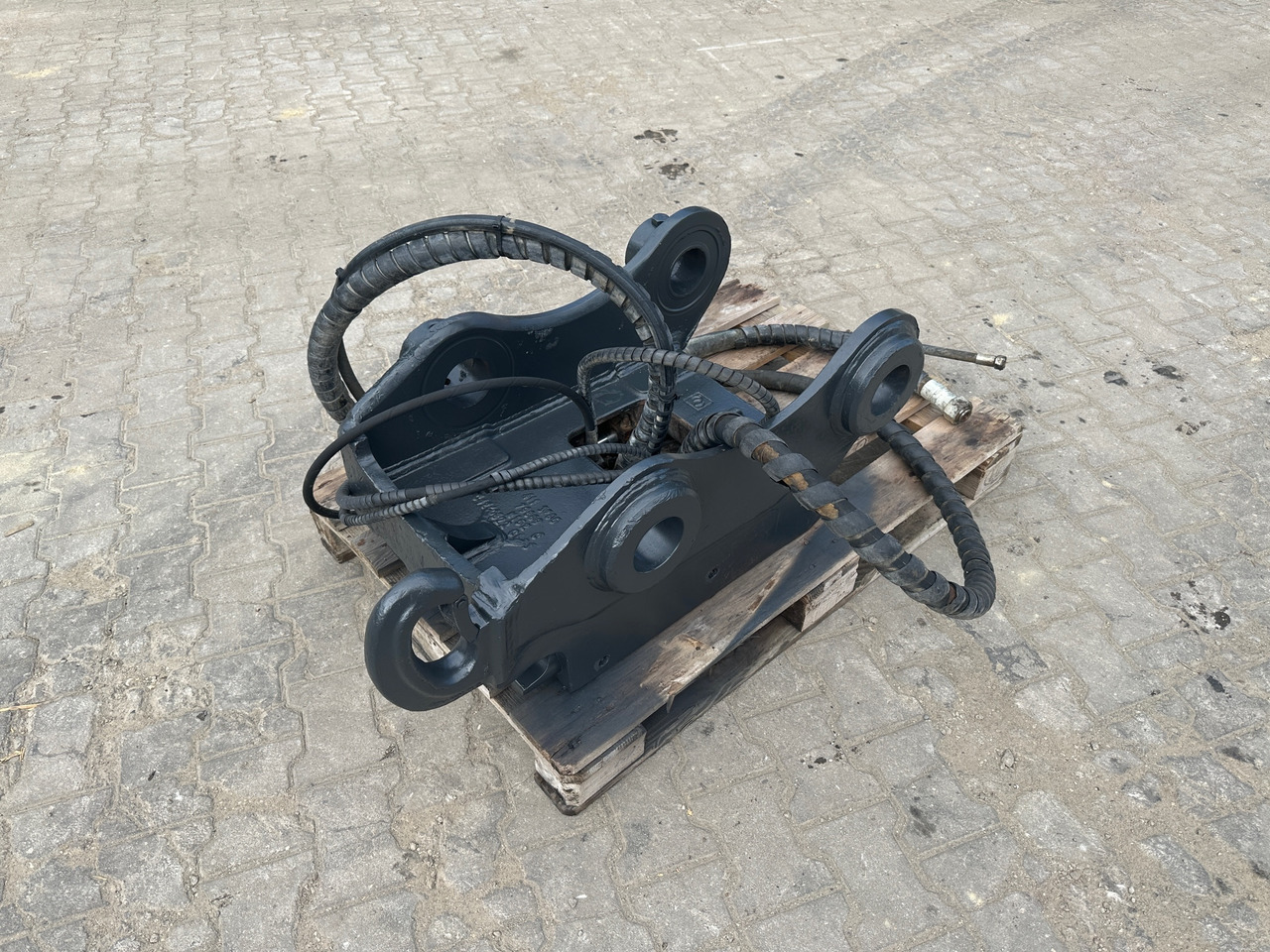 Oilquick OQ 65 vollhydraulischer Schnellwechsler - Сцепное устройство: фото 2 Oilquick OQ 65 vollhydraulischer Schnellwechsler - Сцепное устройство: фото 2