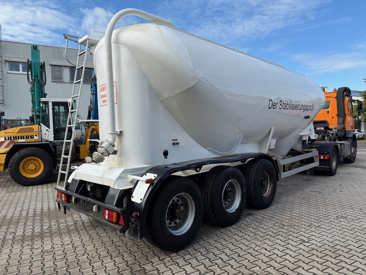 Spitzer SF24/34 3-Achs Siloauflieger - Полуприцеп цистерна для сыпучих грузов: фото 4 Spitzer SF24/34 3-Achs Siloauflieger - Полуприцеп цистерна для сыпучих грузов: фото 4