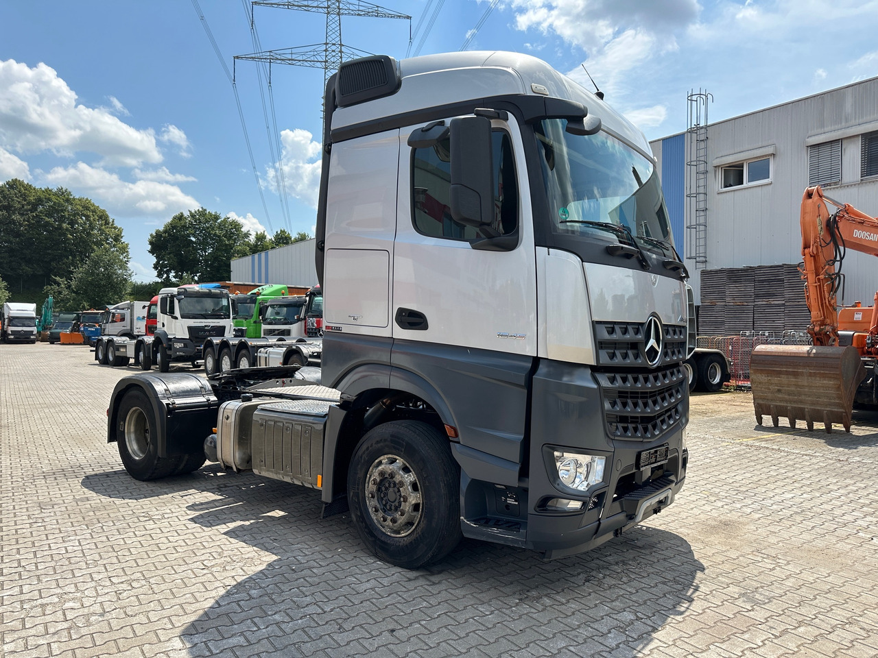 Mercedes-Benz 1845 Arocs SZM Kipphydraulik Mischerantrieb - Тягач: фото 3 Mercedes-Benz 1845 Arocs SZM Kipphydraulik Mischerantrieb - Тягач: фото 3