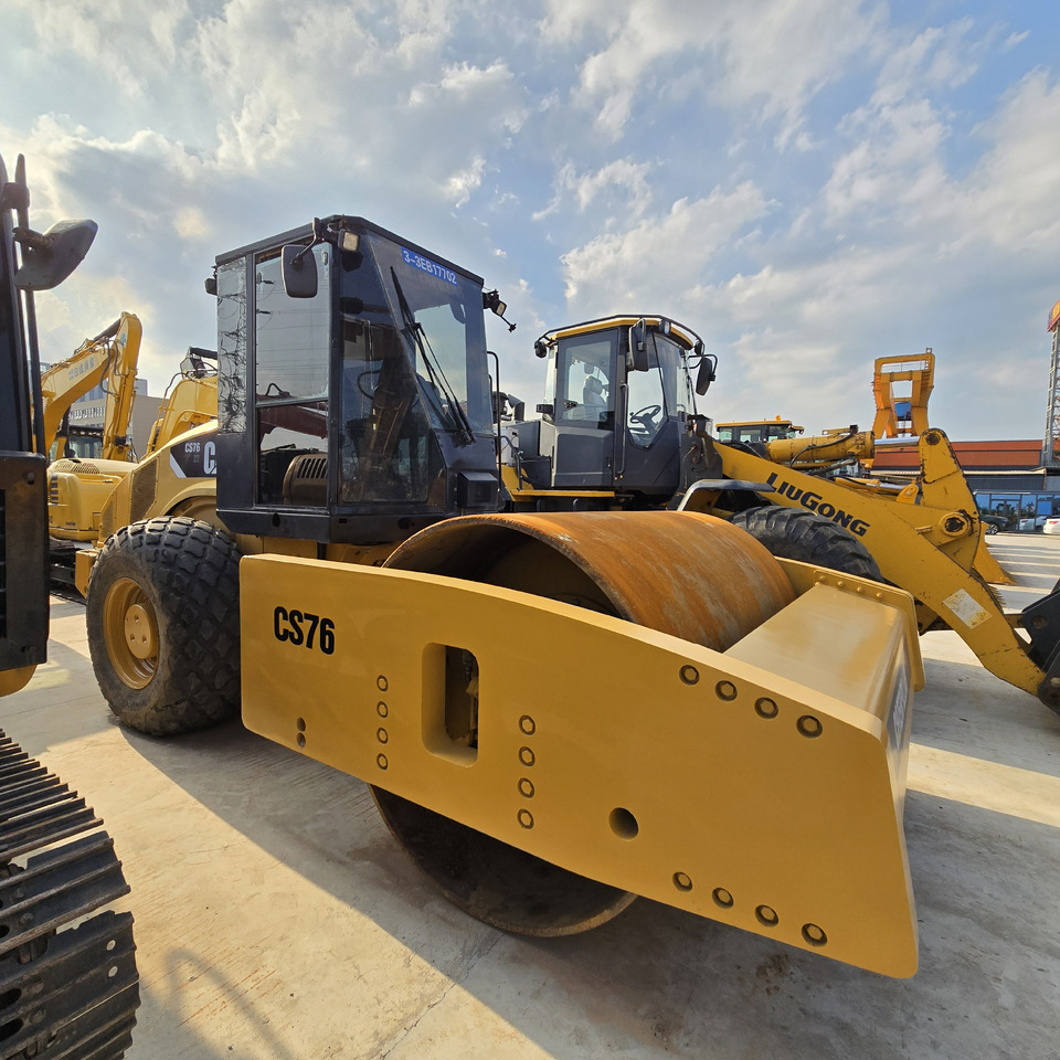 CATERPILLAR CS76 XT - Дорожный каток: фото 1 CATERPILLAR CS76 XT - Дорожный каток: фото 1