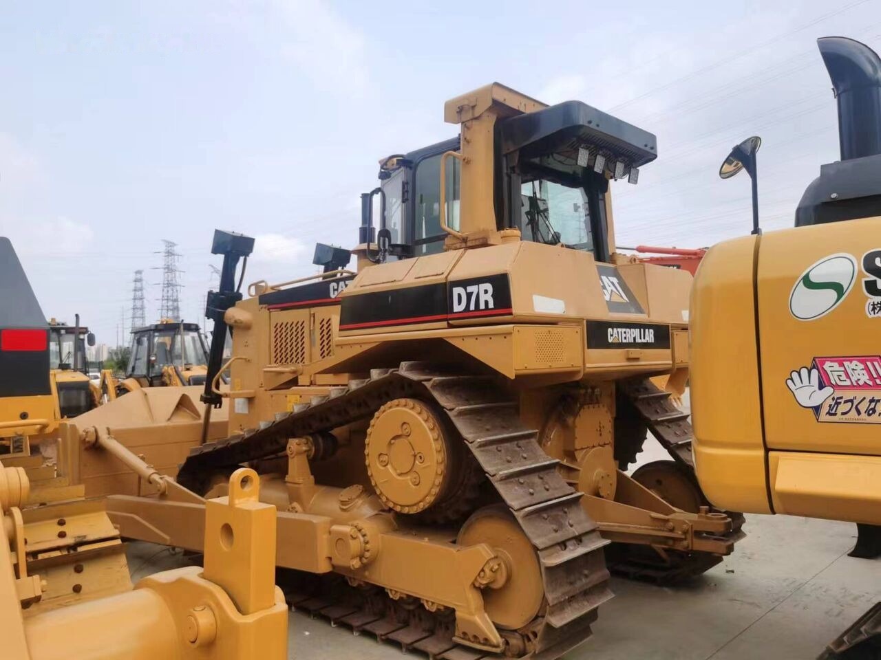 Caterpillar D7R - Бульдозер: фото 1 Caterpillar D7R - Бульдозер: фото 1