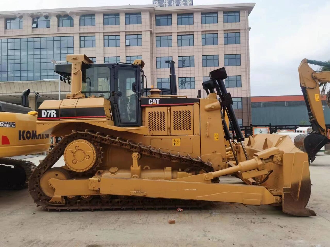 Caterpillar D7R - Бульдозер: фото 3 Caterpillar D7R - Бульдозер: фото 3