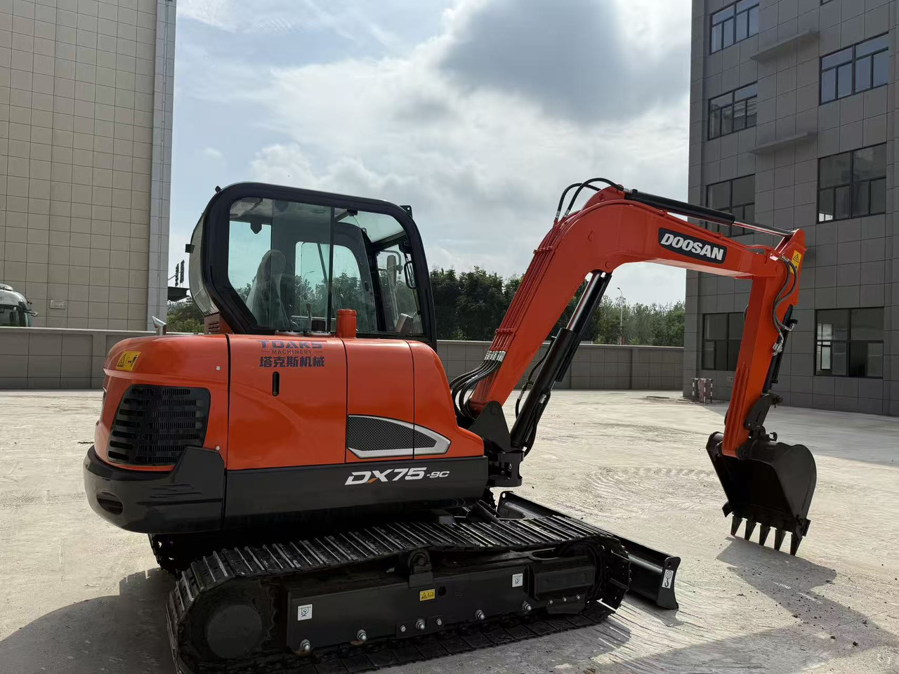 DOOSAN DX75 - Мини-экскаватор: фото 3 DOOSAN DX75 - Мини-экскаватор: фото 3