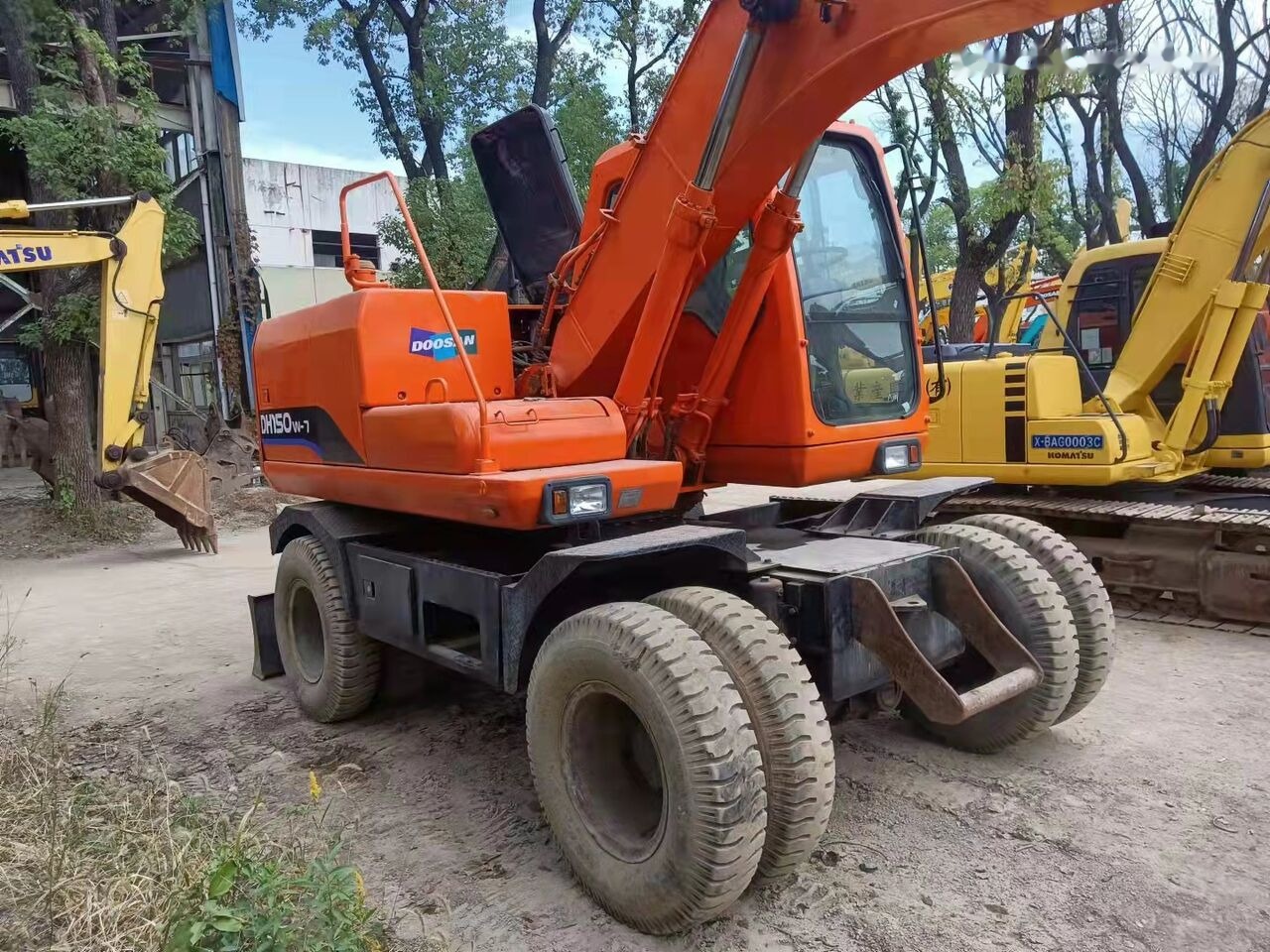 Doosan DH150W - Колёсный экскаватор: фото 1 Doosan DH150W - Колёсный экскаватор: фото 1