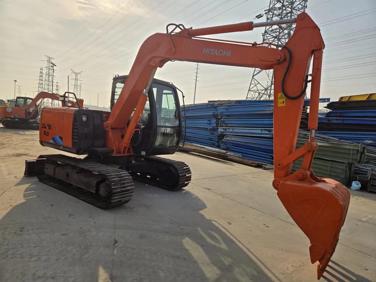 HITACHI ZX60 - Мини-экскаватор: фото 2 HITACHI ZX60 - Мини-экскаватор: фото 2