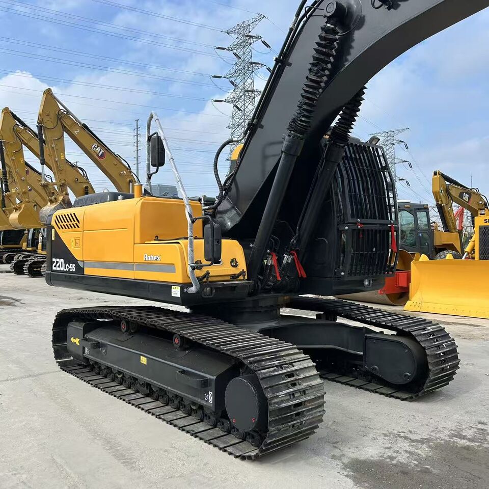 HYUNDAI R220LC-9S - Гусеничный экскаватор: фото 1 HYUNDAI R220LC-9S - Гусеничный экскаватор: фото 1