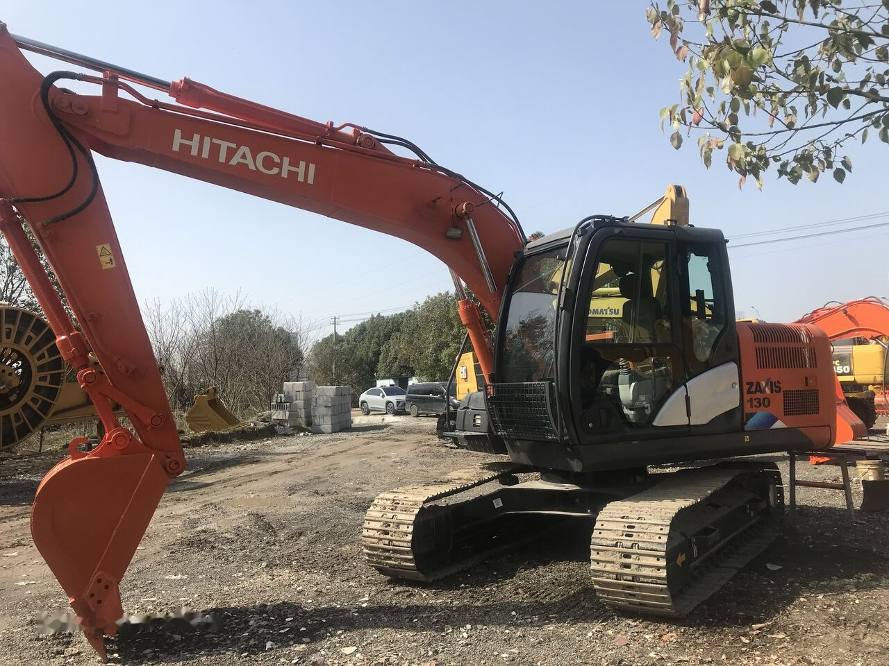 Hitachi ZX130 - Гусеничный экскаватор: фото 1 Hitachi ZX130 - Гусеничный экскаватор: фото 1