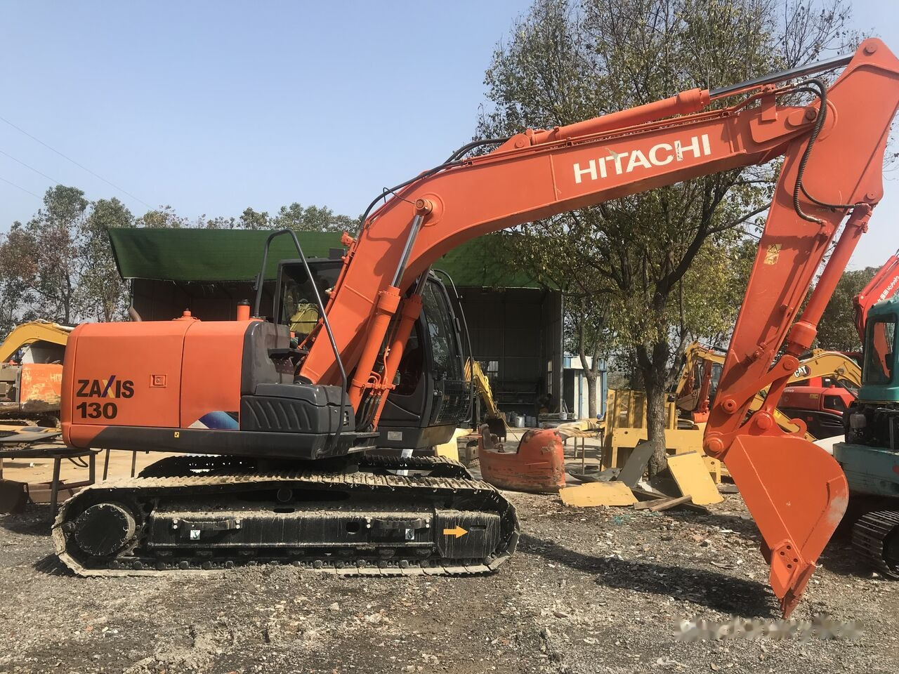 Hitachi ZX130 - Гусеничный экскаватор: фото 4 Hitachi ZX130 - Гусеничный экскаватор: фото 4