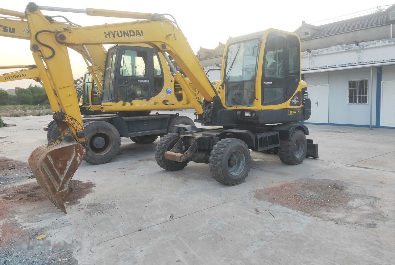 Hyundai R60W-7 - Колёсный экскаватор: фото 3 Hyundai R60W-7 - Колёсный экскаватор: фото 3