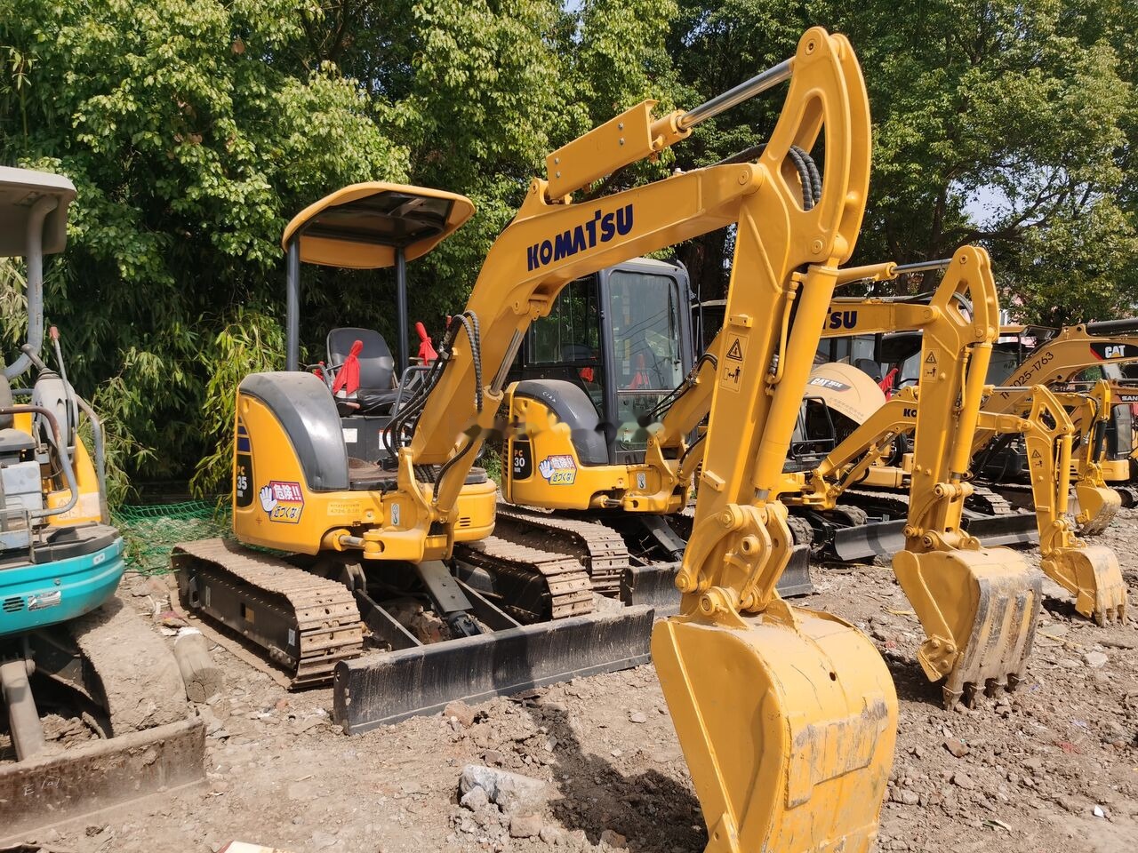 Komatsu PC35MR - Гусеничный экскаватор: фото 2 Komatsu PC35MR - Гусеничный экскаватор: фото 2
