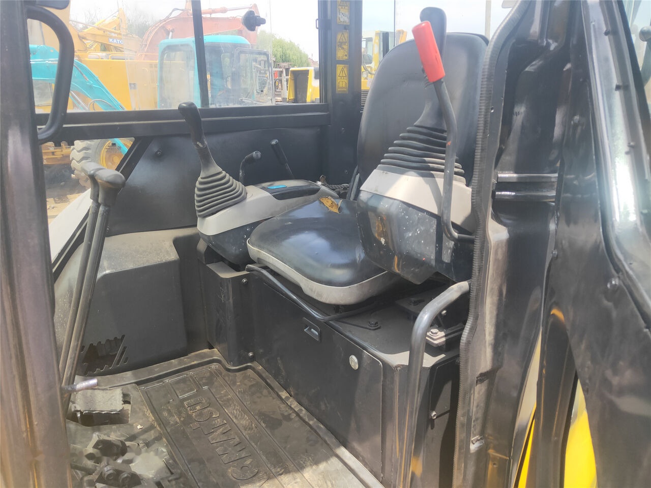 Komatsu PC50MR - Мини-экскаватор: фото 2 Komatsu PC50MR - Мини-экскаватор: фото 2