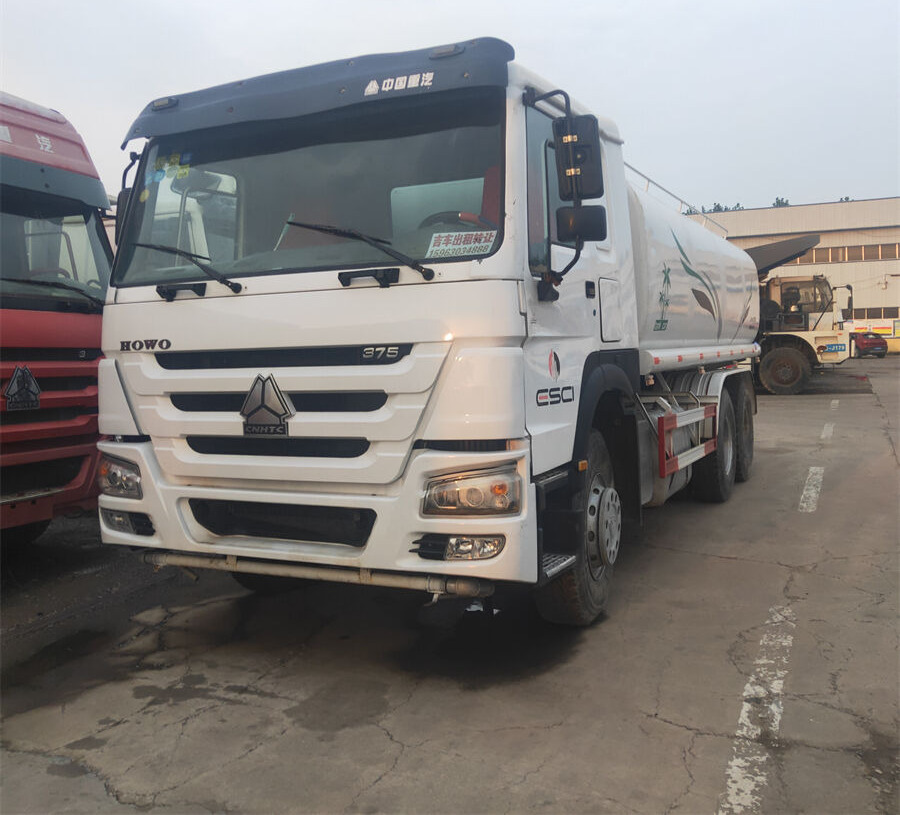 HOWO - Коммунальная/ Специальная техника: фото 1 HOWO - Коммунальная/ Специальная техника: фото 1