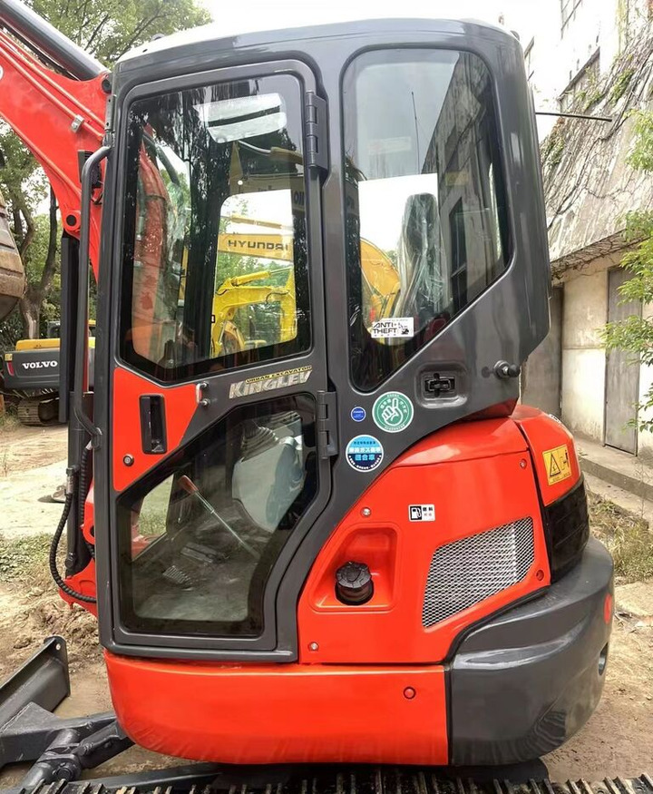Kubota U35 - Гусеничный экскаватор: фото 3 Kubota U35 - Гусеничный экскаватор: фото 3