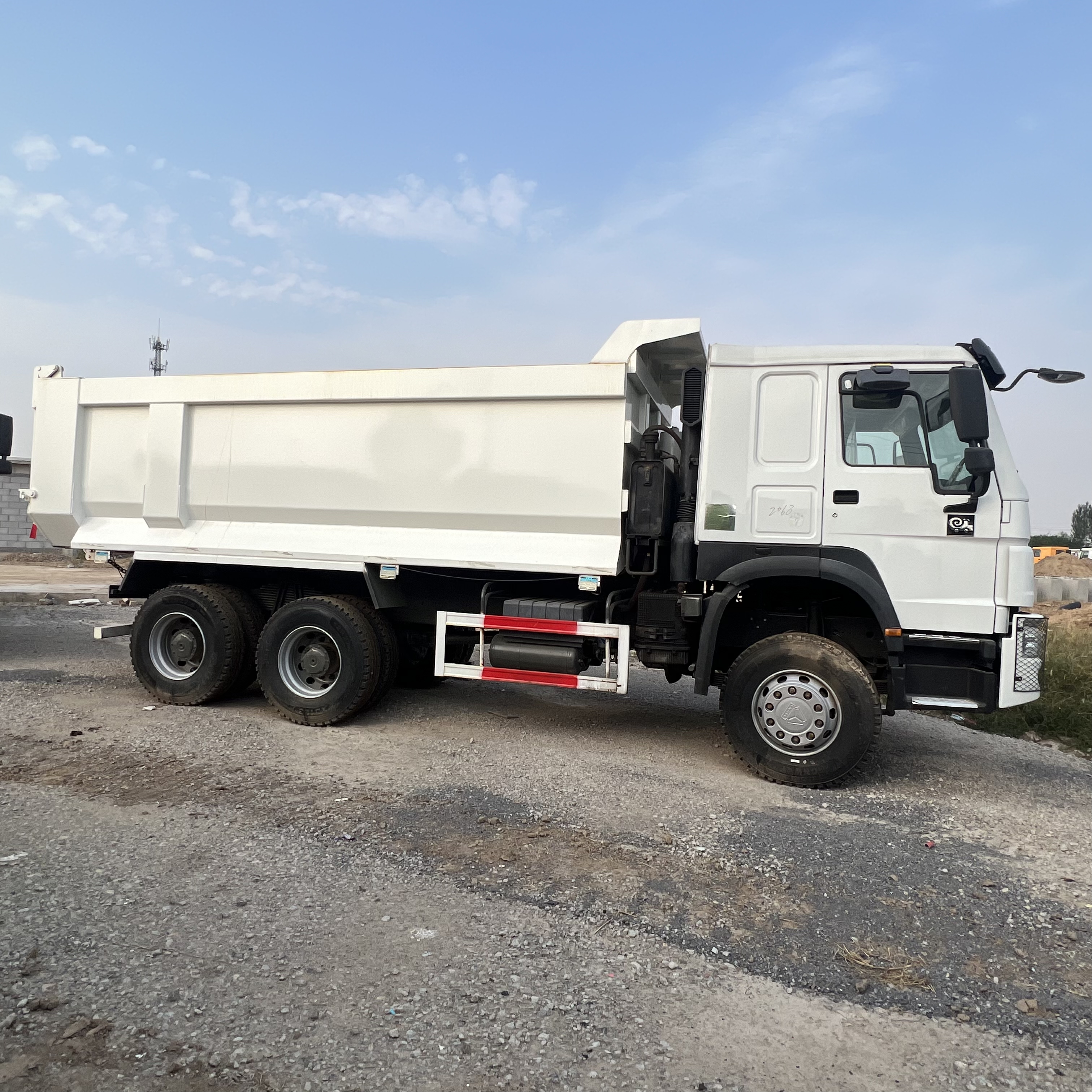 Sinotruk HOWO 371 6*4 Dump truck - Самосвал: фото 4 Sinotruk HOWO 371 6*4 Dump truck - Самосвал: фото 4