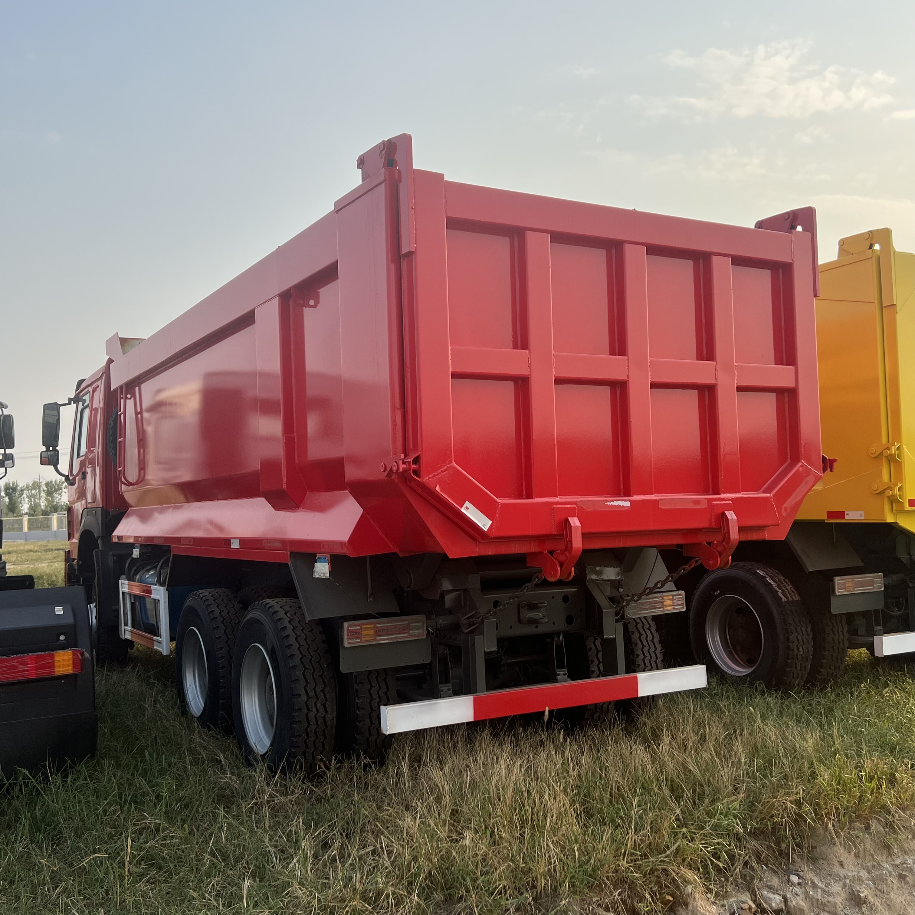 Sinotruk HOWO 371 6*4 Dump truck - Самосвал: фото 4 Sinotruk HOWO 371 6*4 Dump truck - Самосвал: фото 4