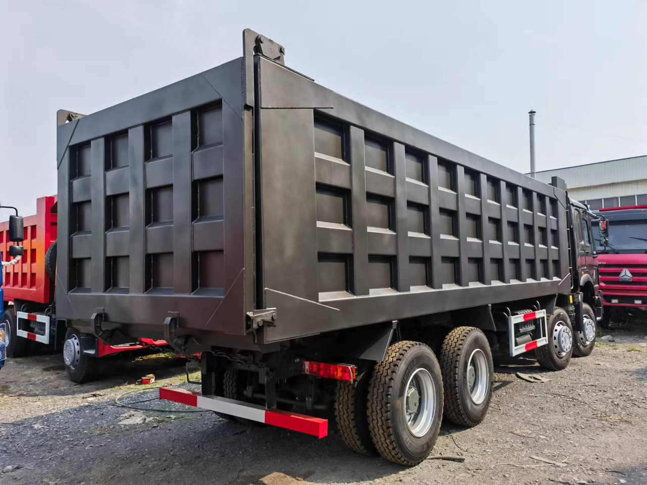 Sinotruk HOWO 371 8*4 Dump truck - Самосвал: фото 2 Sinotruk HOWO 371 8*4 Dump truck - Самосвал: фото 2