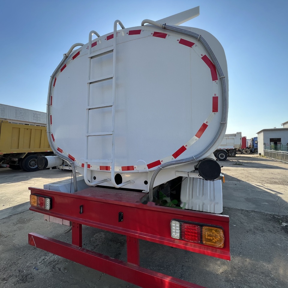 Sinotruk HOWO 371 8*4 Tank truck - Грузовик-цистерна: фото 3 Sinotruk HOWO 371 8*4 Tank truck - Грузовик-цистерна: фото 3