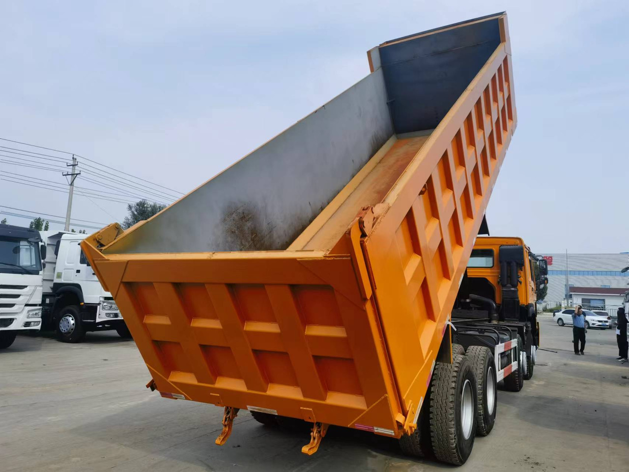 Sinotruk HOWO 375 8*4 Dump truck - Самосвал: фото 2 Sinotruk HOWO 375 8*4 Dump truck - Самосвал: фото 2