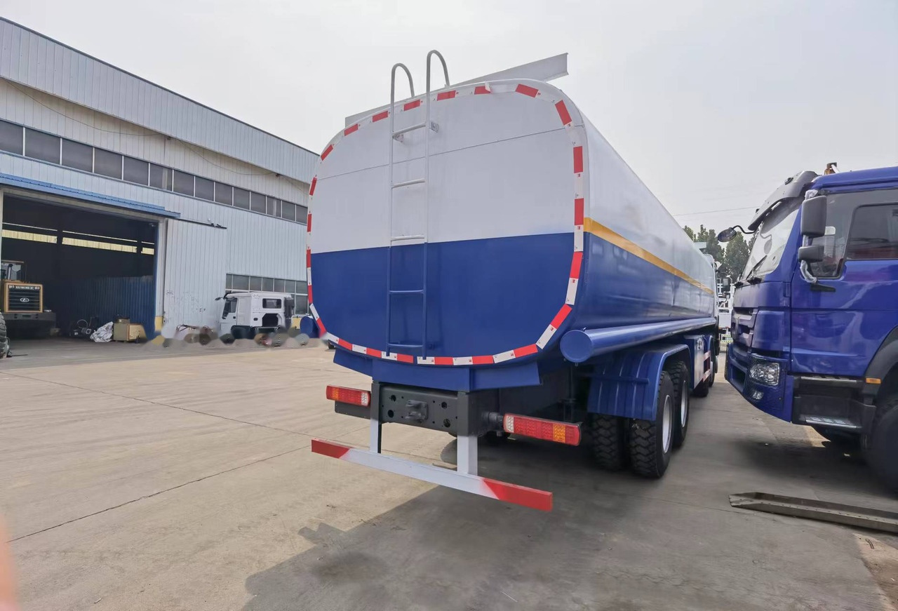 Sinotruk HOWO 375 8*4 Tank truck - Грузовик-цистерна: фото 5 Sinotruk HOWO 375 8*4 Tank truck - Грузовик-цистерна: фото 5