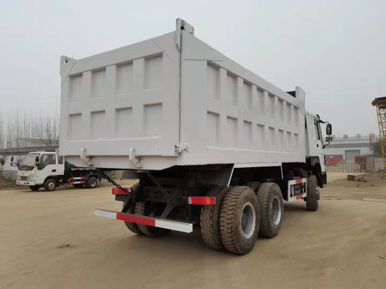 Sinotruk HOWO 6*4 Dump truck - Самосвал: фото 2 Sinotruk HOWO 6*4 Dump truck - Самосвал: фото 2