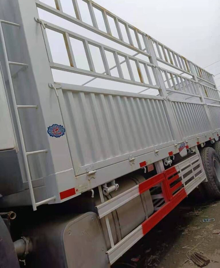 Sinotruk HOWO 6*4 - Грузовик бортовой/ Платформа: фото 2 Sinotruk HOWO 6*4 - Грузовик бортовой/ Платформа: фото 2