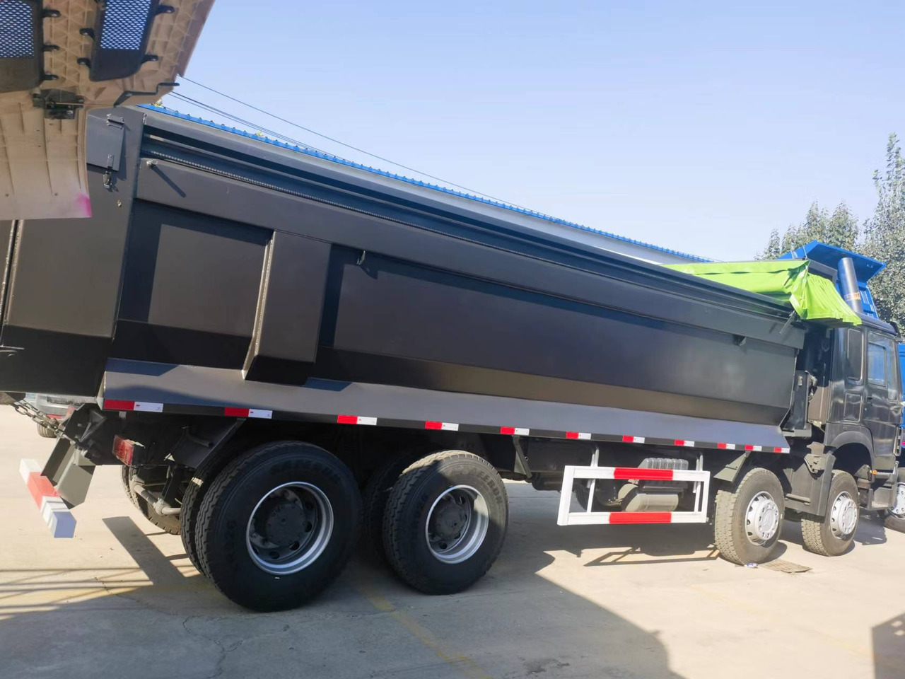 Sinotruk HOWO 8*4 Dump truck - Самосвал: фото 2 Sinotruk HOWO 8*4 Dump truck - Самосвал: фото 2