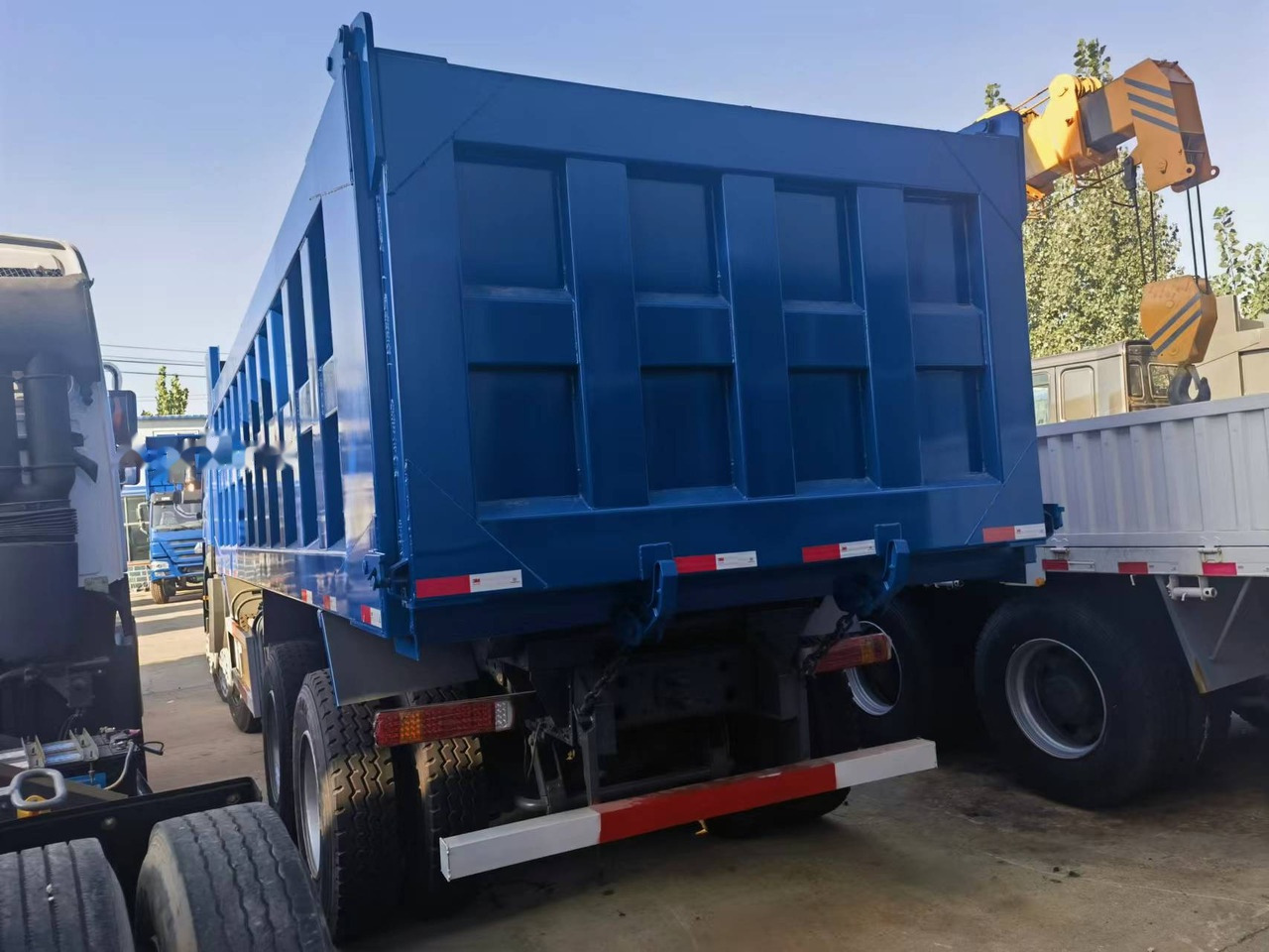 Sinotruk HOWO 8*4 Dump truck - Самосвал: фото 4 Sinotruk HOWO 8*4 Dump truck - Самосвал: фото 4