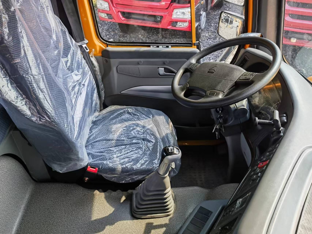 Sinotruk HOWO 371 Tractor - Тягач: фото 2 Sinotruk HOWO 371 Tractor - Тягач: фото 2