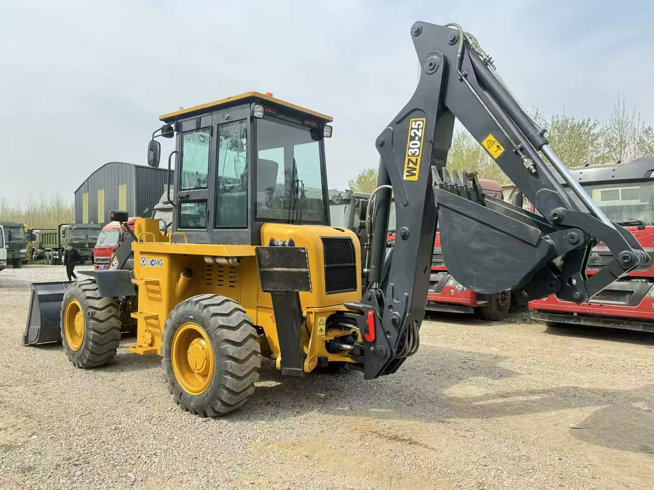 XCMG 30-25 - Экскаватор-погрузчик: фото 4 XCMG 30-25 - Экскаватор-погрузчик: фото 4