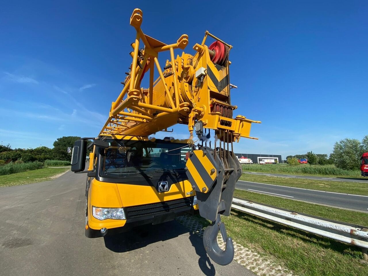 XCMG QY25K - Мобильный кран: фото 1 XCMG QY25K - Мобильный кран: фото 1