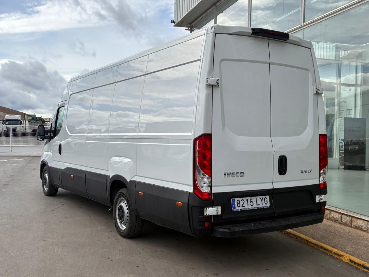 Furgón IVECO 35S16 V 16m3 - Цельнометаллический фургон: фото 4 Furgón IVECO 35S16 V 16m3 - Цельнометаллический фургон: фото 4