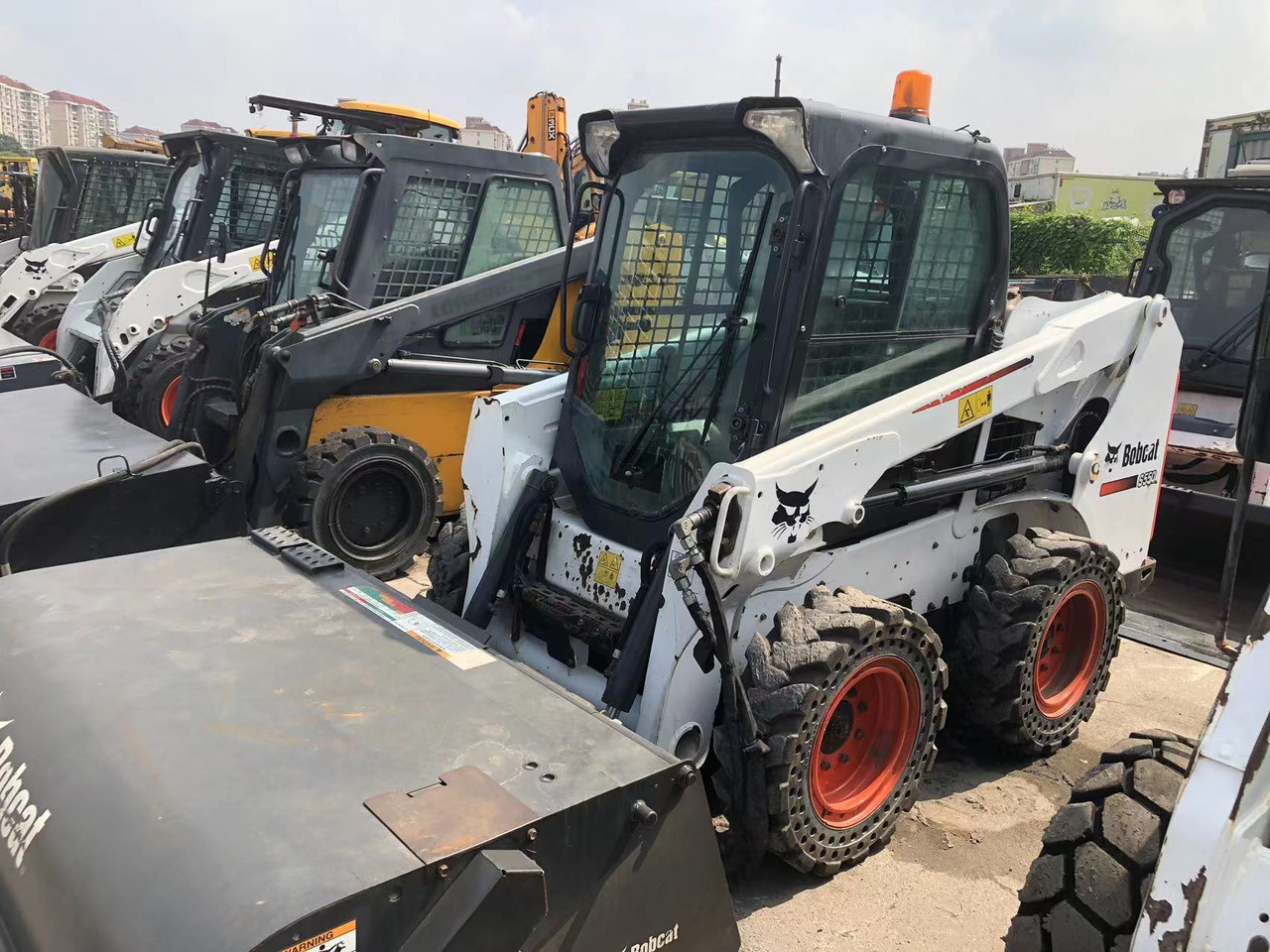 BOBCAT S550 - Мини-погрузчик с бортовым поворотом: фото 2 BOBCAT S550 - Мини-погрузчик с бортовым поворотом: фото 2