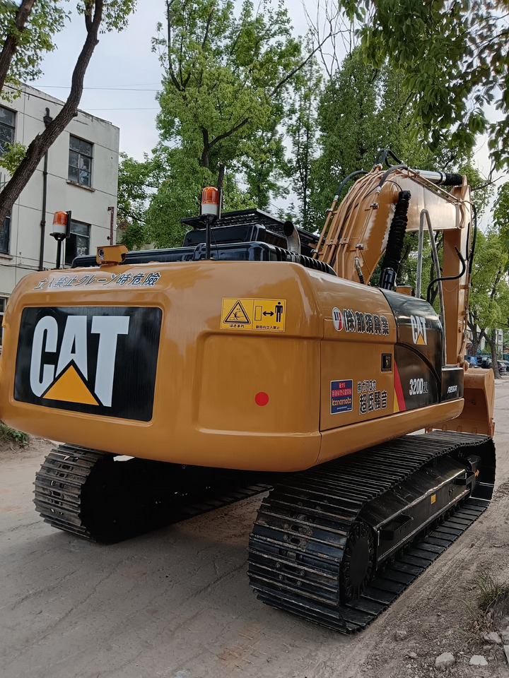 CAT 320D2L - Гусеничный экскаватор: фото 4 CAT 320D2L - Гусеничный экскаватор: фото 4