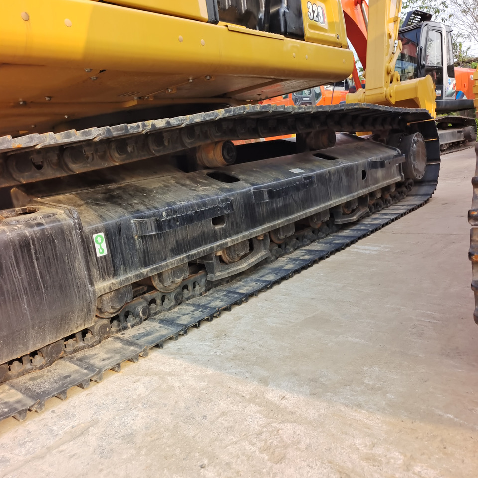 CAT 323 - Гусеничный экскаватор: фото 4 CAT 323 - Гусеничный экскаватор: фото 4