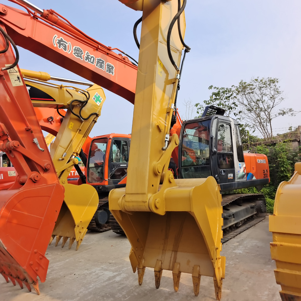 CAT 323 - Гусеничный экскаватор: фото 5 CAT 323 - Гусеничный экскаватор: фото 5