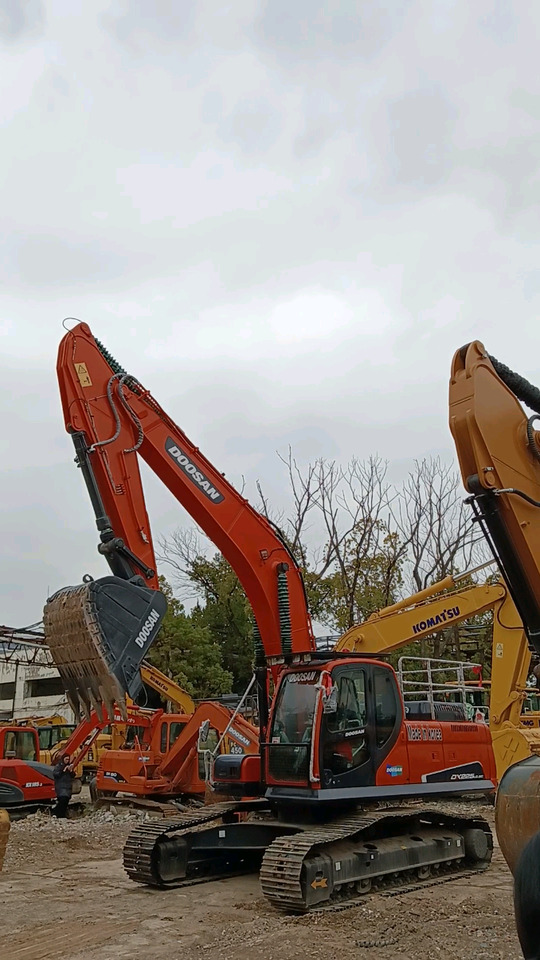 DOOSAN DX225LCA - Гусеничный экскаватор: фото 3 DOOSAN DX225LCA - Гусеничный экскаватор: фото 3