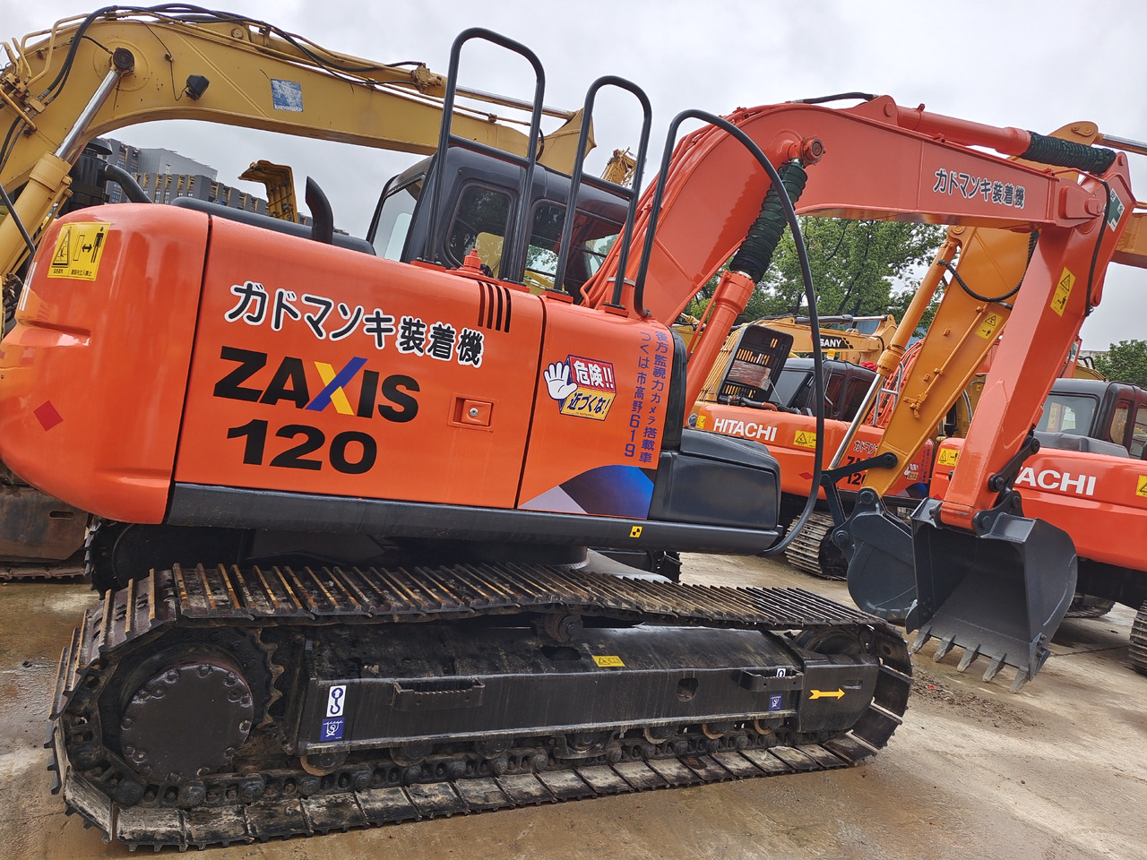 HITACHI ZX120 - Гусеничный экскаватор: фото 2 HITACHI ZX120 - Гусеничный экскаватор: фото 2