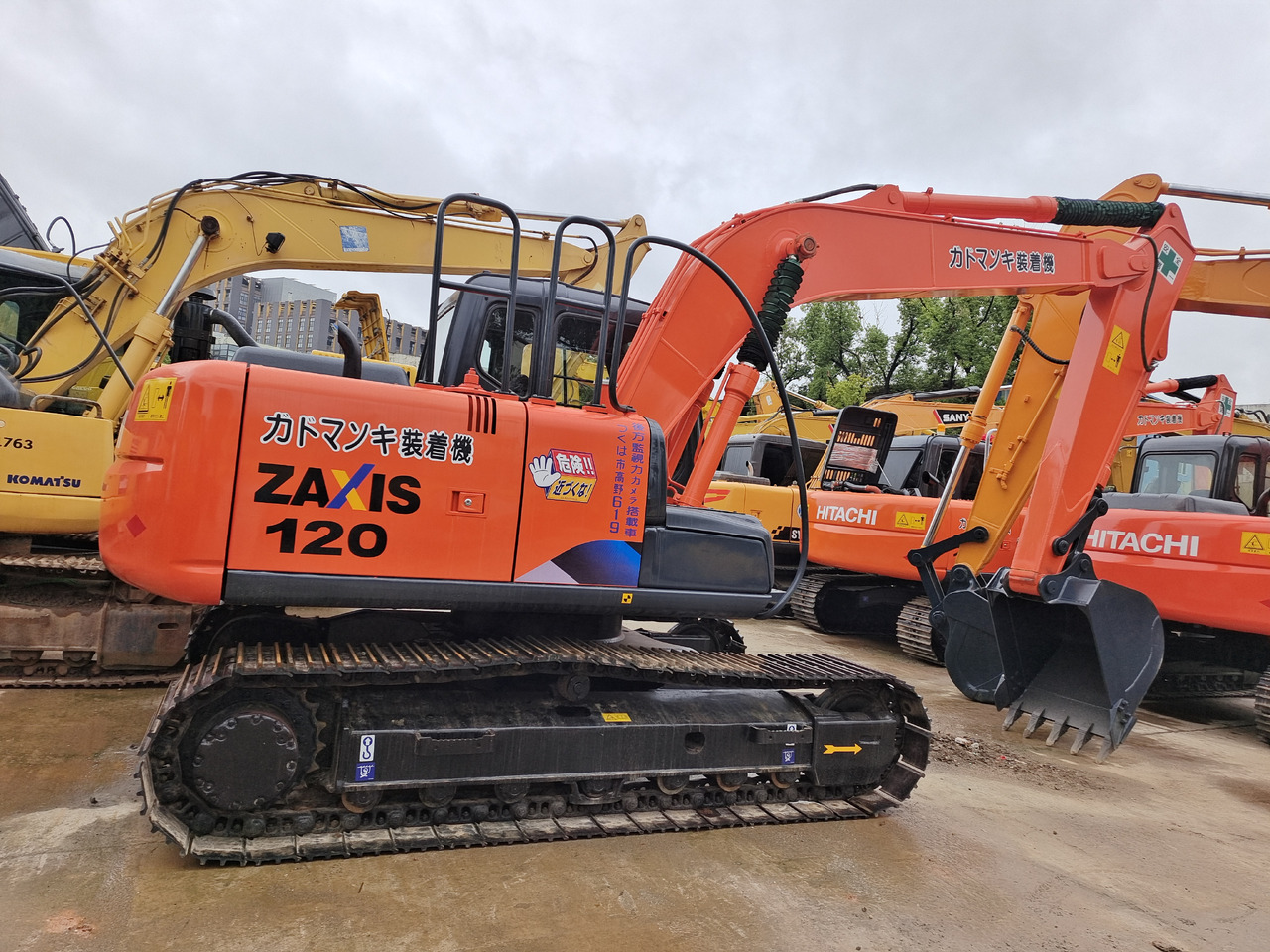 HITACHI ZX120 - Гусеничный экскаватор: фото 1 HITACHI ZX120 - Гусеничный экскаватор: фото 1