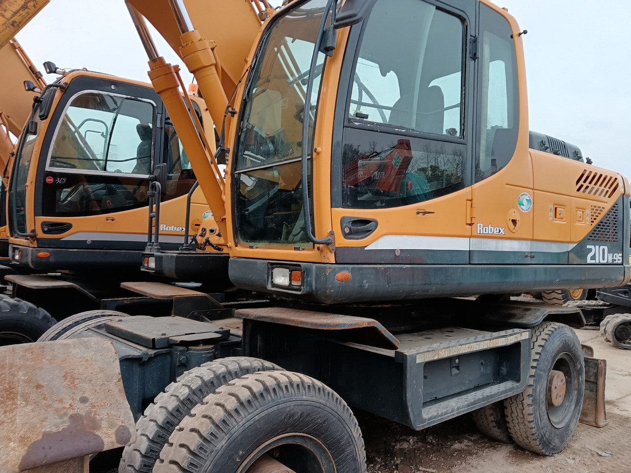 Колёсный экскаватор HYUNDAI 210W-9S Hyundai 210 W - 9 S: фото 6