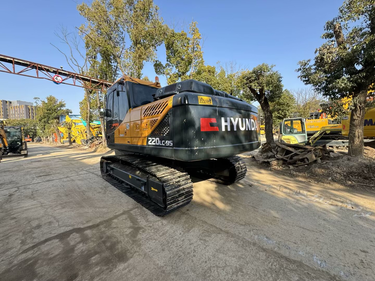 HYUNDAI 220LC-9S HX220HD HX225HD - Гусеничный экскаватор: фото 5 HYUNDAI 220LC-9S HX220HD HX225HD - Гусеничный экскаватор: фото 5