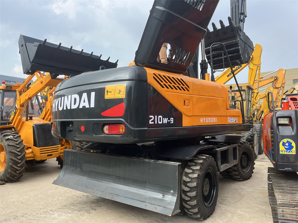 HYUNDAI R 210W-9 210W - 9S 9T - Колёсный экскаватор: фото 2 HYUNDAI R 210W-9 210W - 9S 9T - Колёсный экскаватор: фото 2