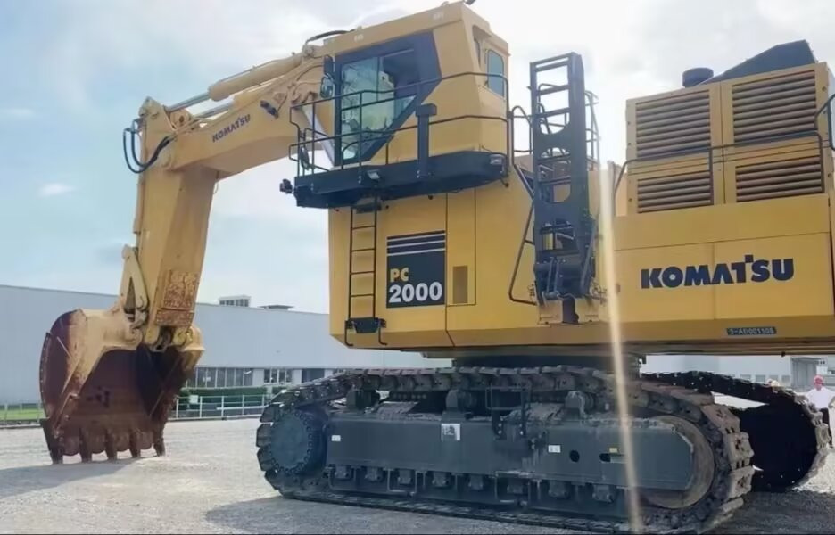 KOMATSU PC 2000 MINING EXACAVATOR 200 TON - Гусеничный экскаватор: фото 2 KOMATSU PC 2000 MINING EXACAVATOR 200 TON - Гусеничный экскаватор: фото 2