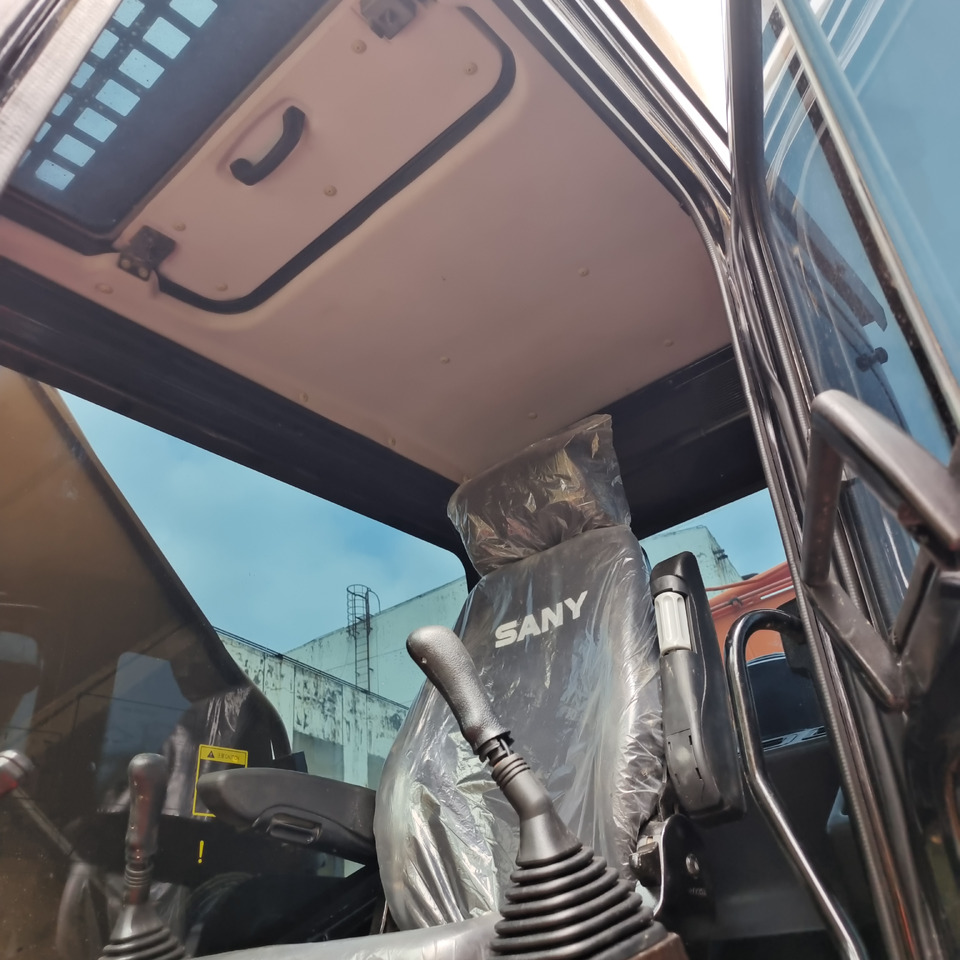 SANY 235C SY 235 C 235H 215C-9 215H 305H - Гусеничный экскаватор: фото 3 SANY 235C SY 235 C 235H 215C-9 215H 305H - Гусеничный экскаватор: фото 3