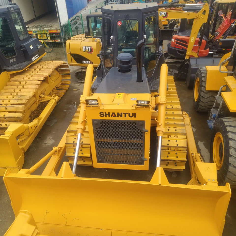 SHANTUI SD16 - Бульдозер: фото 2 SHANTUI SD16 - Бульдозер: фото 2
